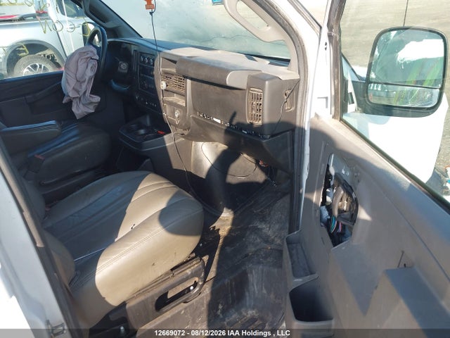 Chevrolet Express 2500 1wt 2017 1GCWGAFF7H1347841 Image 5