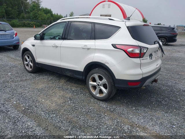 Ford Escape Titanium 2018 1FMCU9J98JUC41832 Image 3