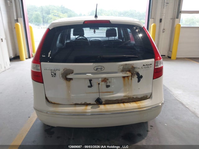 2011 Hyundai Elantra Touring Gl მანქანა იყიდება აუქციონზე, vin: KMHDB8AE4BU121089, აუქციონის ნომერი: 12669087