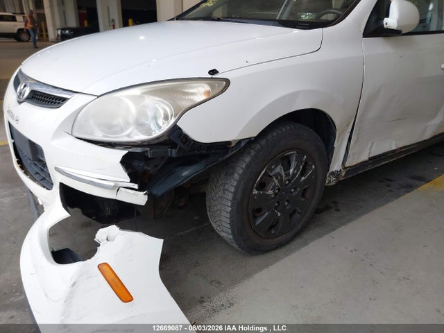2011 Hyundai Elantra Touring Gl მანქანა იყიდება აუქციონზე, vin: KMHDB8AE4BU121089, აუქციონის ნომერი: 12669087