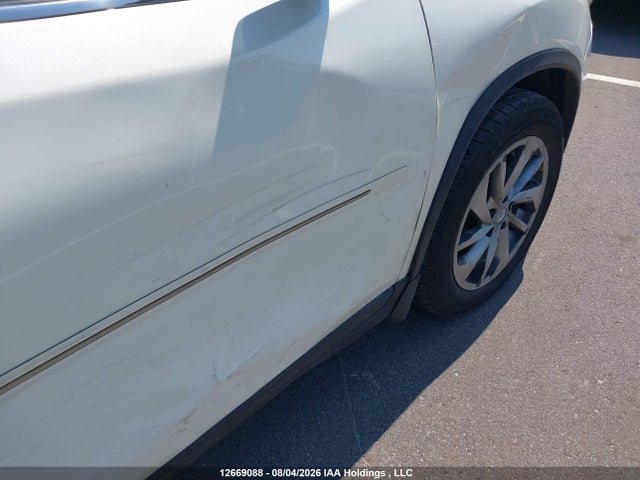 5N1AT2MV1FC815226 Nissan Rogue S/sl/sv