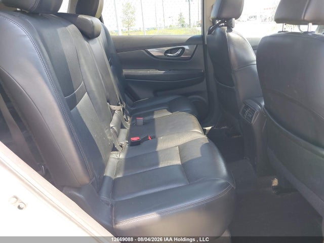 5N1AT2MV1FC815226 Nissan Rogue S/sl/sv