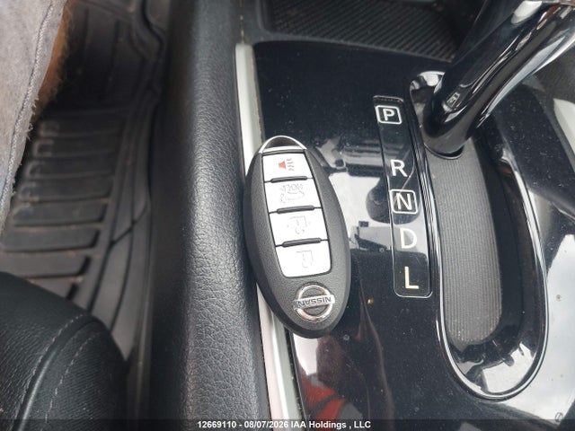 2014 Nissan Rogue S/sl/sv მანქანა იყიდება აუქციონზე, vin: 5N1AT2MV4EC806101, აუქციონის ნომერი: 12669110
