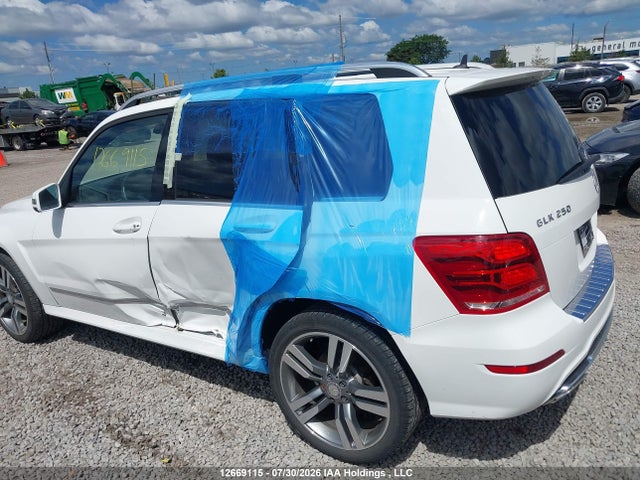 2015 Mercedes-benz Glk 250 Bluetec მანქანა იყიდება აუქციონზე, vin: WDCGG0EBXFG427507, აუქციონის ნომერი: 12669115