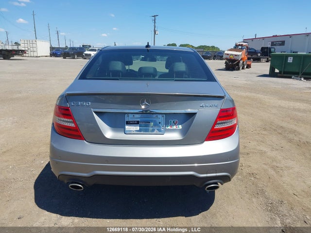 2013 Mercedes-benz C 350 4matic მანქანა იყიდება აუქციონზე, vin: WDDGF8JBXDA816182, აუქციონის ნომერი: 12669118