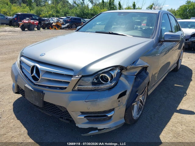 2013 Mercedes-benz C 350 4matic მანქანა იყიდება აუქციონზე, vin: WDDGF8JBXDA816182, აუქციონის ნომერი: 12669118