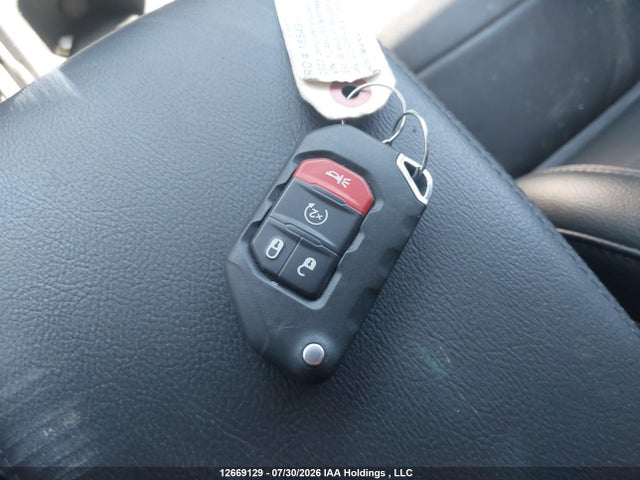 1C4HJXEN8PW699592 Jeep Wrangler 4-door Sahara Altitude