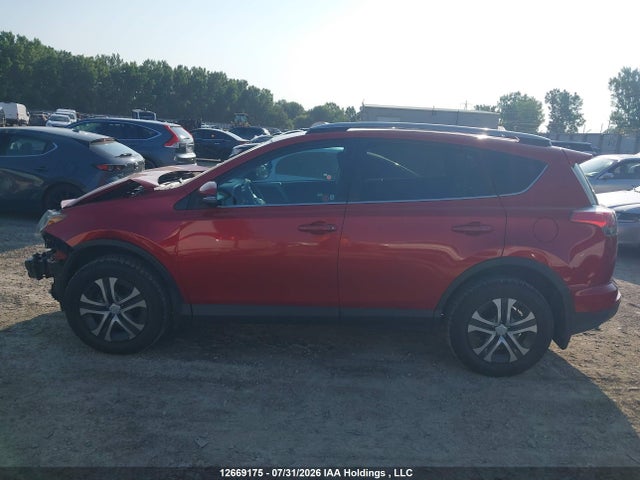 2T3ZFREV5HW318220 Toyota RAV4 LE