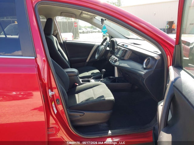 2T3ZFREV5HW318220 Toyota RAV4 LE