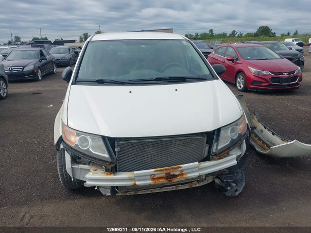 Honda Odyssey 2016 5FNRL5H27GB511895 Image 13