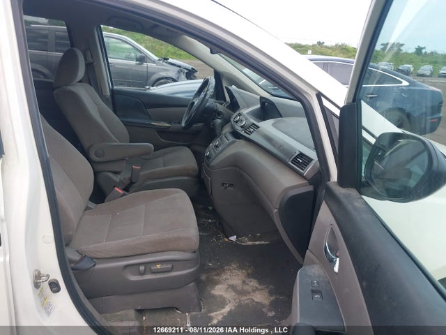 Honda Odyssey 2016 5FNRL5H27GB511895 Image 5