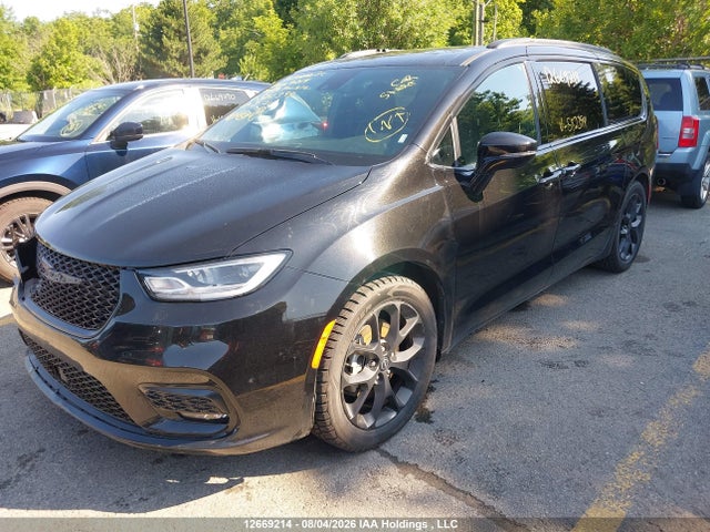 Chrysler Pacifica Limited 2025 2C4RC1GG6SR582394 Image 2