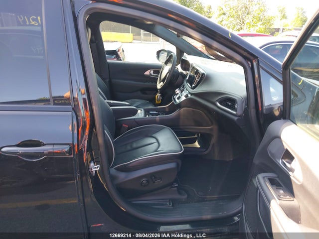 Chrysler Pacifica Limited 2025 2C4RC1GG6SR582394 Image 5