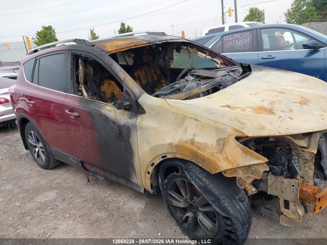 2T3BFREV4JW757111 Toyota RAV4 LE
