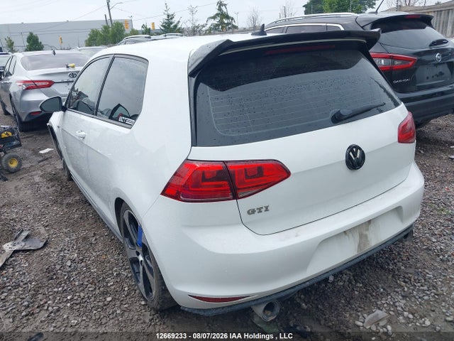 Продажа на аукционе авто 2015 Volkswagen Gti, vin: 3VWTT7AU7FM073061, номер лота: 12669233