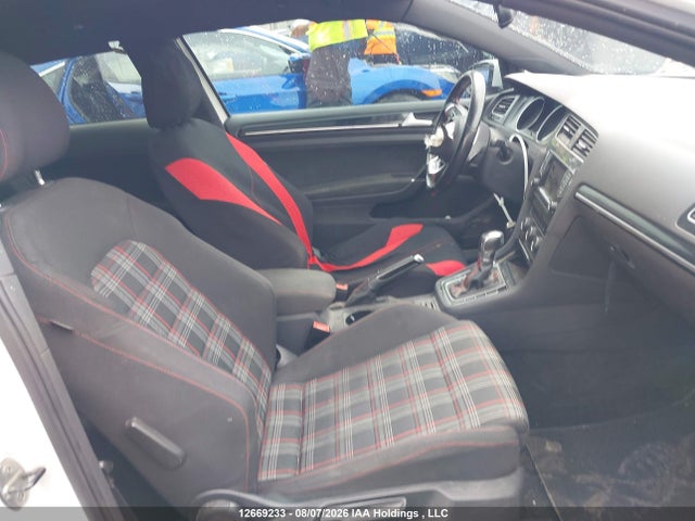 Продажа на аукционе авто 2015 Volkswagen Gti, vin: 3VWTT7AU7FM073061, номер лота: 12669233