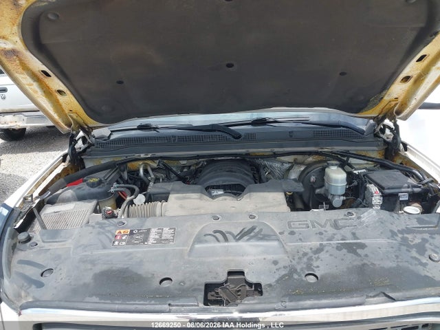 12669250 :رقم المزاد ، 1GKS2GKC6FR172058 vin ، 2015 Gmc Yukon Xl K1500 Sle مزاد بيع