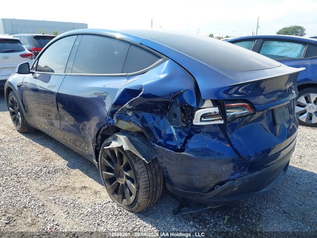 Tesla Model Y 2022 7SAYGDEE4NF415392 Image 3