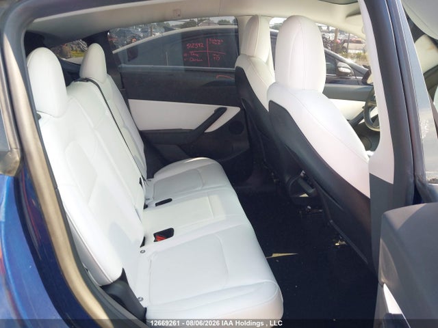 Tesla Model Y 2022 7SAYGDEE4NF415392 Image 8
