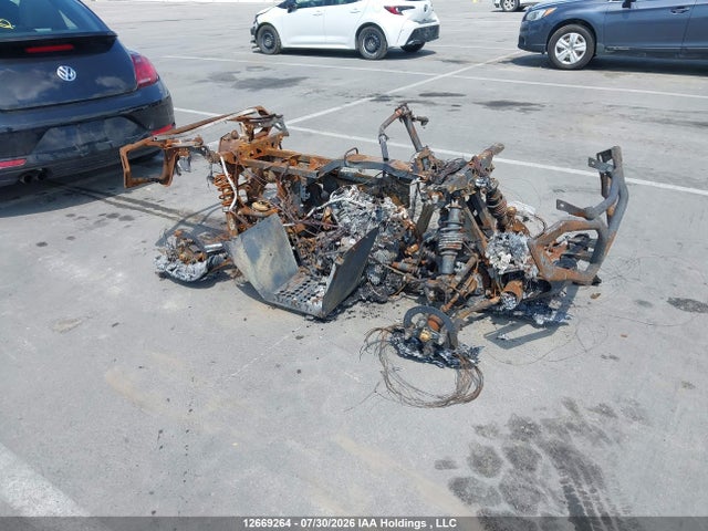 Can-Am Outlander 650 Xt 2020 3JBLKAJ25LJ001146 Image 1
