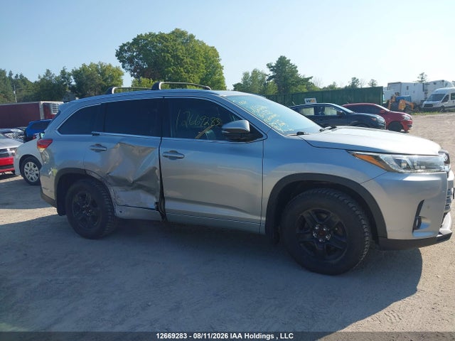 Toyota Highlander Limited 2018 5TDDZRFH0JS869558 Image 13