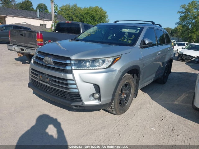 Toyota Highlander Limited 2018 5TDDZRFH0JS869558 Image 2