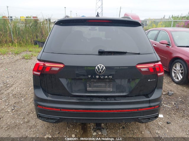 12669301 :رقم المزاد ، 3VV8B7AX4NM129270 vin ، 2022 Volkswagen Tiguan Comfortline R-line Black Edition مزاد بيع