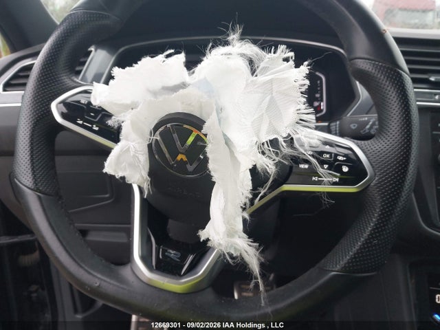 12669301 :رقم المزاد ، 3VV8B7AX4NM129270 vin ، 2022 Volkswagen Tiguan Comfortline R-line Black Edition مزاد بيع