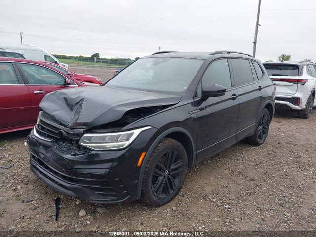 12669301 :رقم المزاد ، 3VV8B7AX4NM129270 vin ، 2022 Volkswagen Tiguan Comfortline R-line Black Edition مزاد بيع