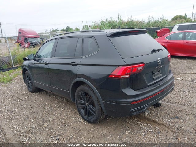 12669301 :رقم المزاد ، 3VV8B7AX4NM129270 vin ، 2022 Volkswagen Tiguan Comfortline R-line Black Edition مزاد بيع