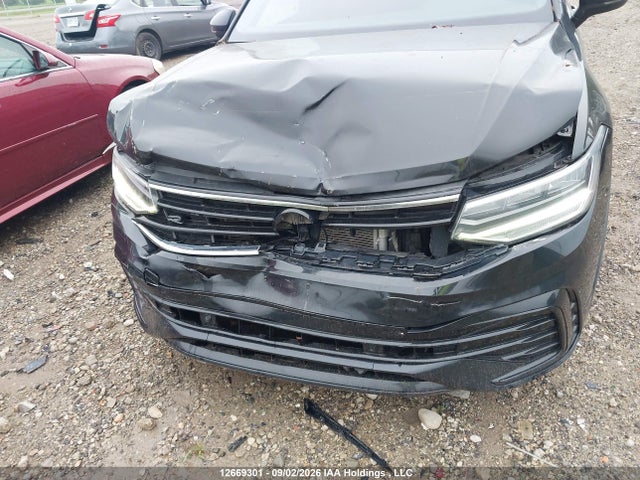 12669301 :رقم المزاد ، 3VV8B7AX4NM129270 vin ، 2022 Volkswagen Tiguan Comfortline R-line Black Edition مزاد بيع