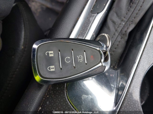 1G1ZD5STXJF170051 Chevrolet MALIBU LT