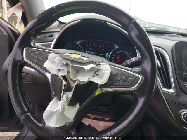 1G1ZD5STXJF170051 Chevrolet MALIBU LT