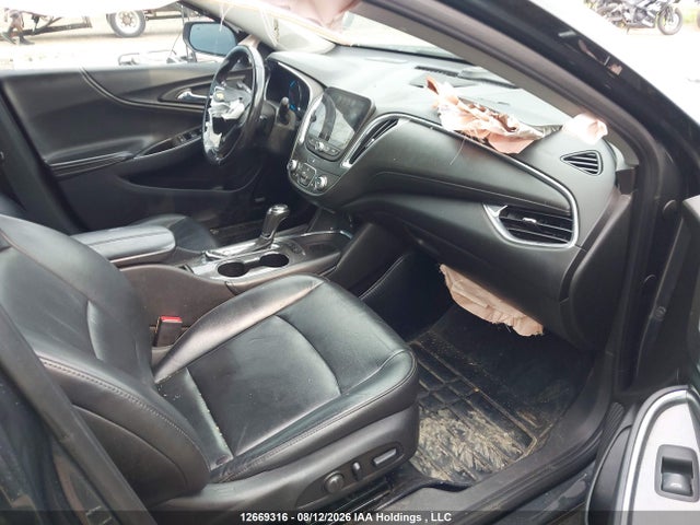 1G1ZD5STXJF170051 Chevrolet MALIBU LT