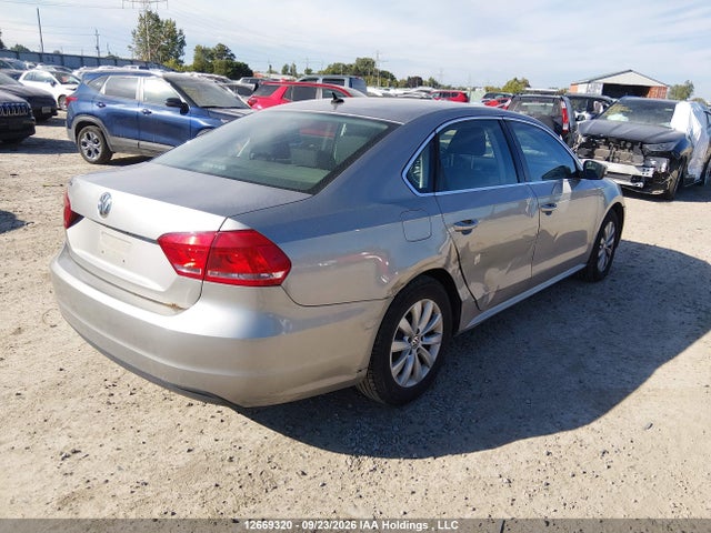 Volkswagen PASSAT S 2014 1VWAH7A30EC013803 Image 4