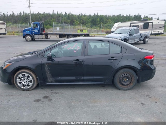 5YFBPMBE6MP152249 Toyota COROLLA LE