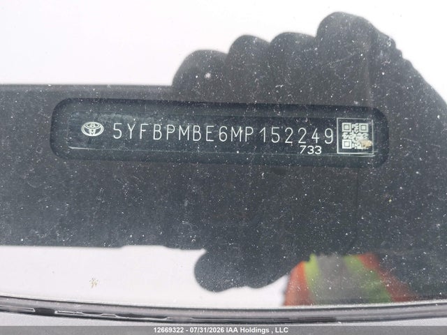 5YFBPMBE6MP152249 Toyota COROLLA LE
