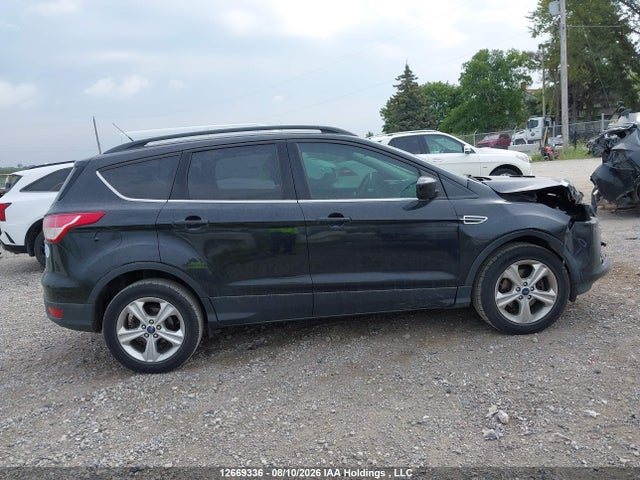 1FMCU0GXXFUC48564 Ford ESCAPE SE