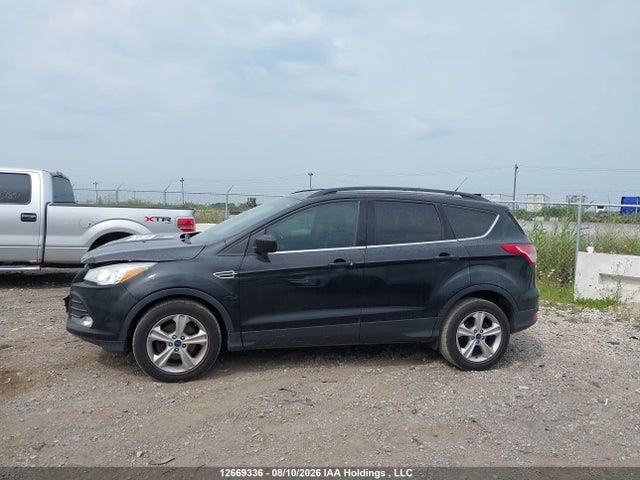 1FMCU0GXXFUC48564 Ford ESCAPE SE