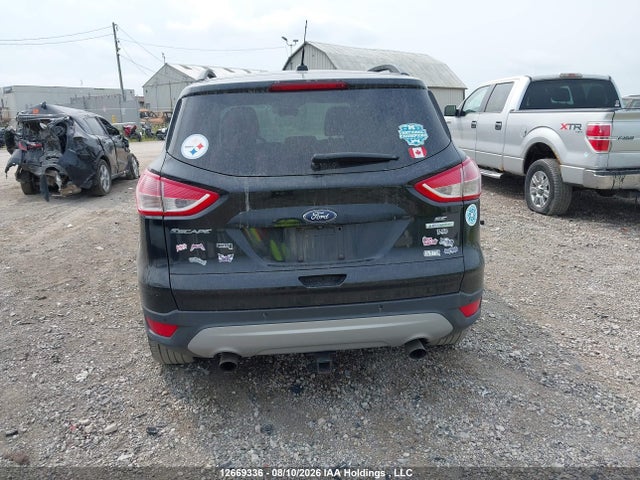 1FMCU0GXXFUC48564 Ford ESCAPE SE