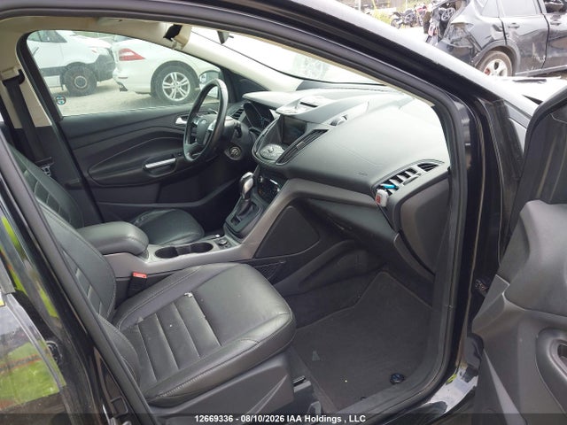 1FMCU0GXXFUC48564 Ford ESCAPE SE