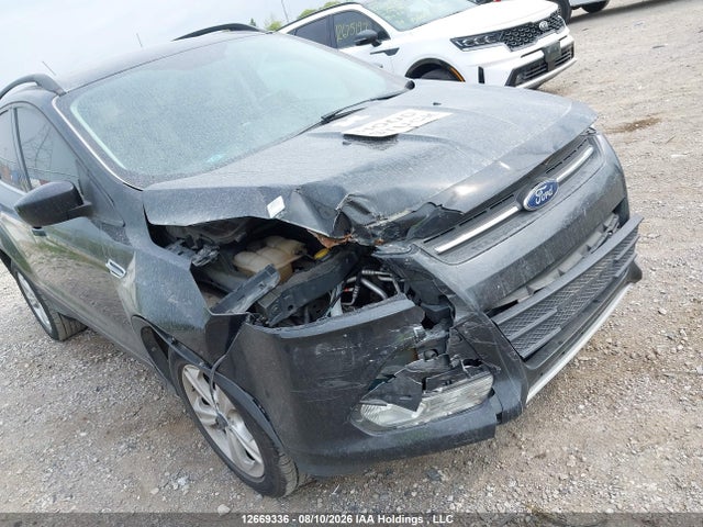 1FMCU0GXXFUC48564 Ford ESCAPE SE