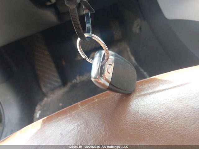 12669340 :رقم المزاد ، WA1CKCFP0BA084065 vin ، 2011 Audi Q5 3.2 مزاد بيع