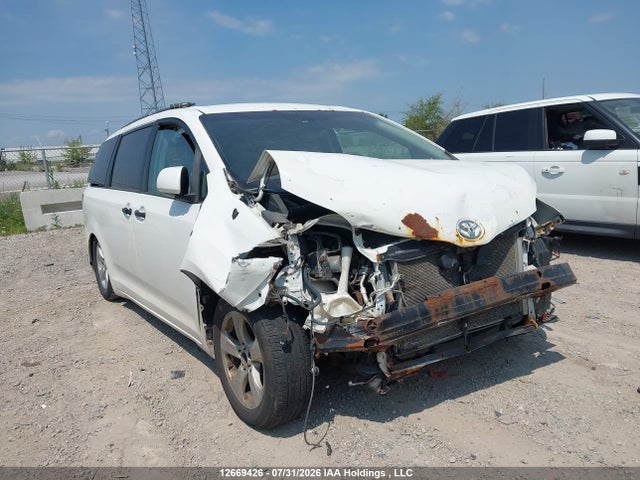 2011 Toyota Sienna V6 7 Passenger მანქანა იყიდება აუქციონზე, vin: 5TDZK3DC5BS150242, აუქციონის ნომერი: 12669426