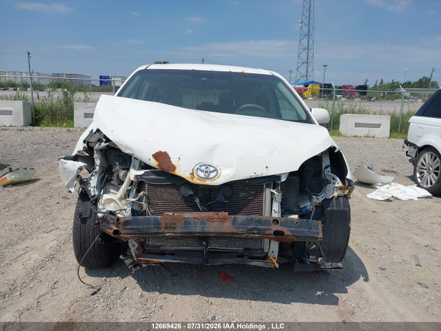 2011 Toyota Sienna V6 7 Passenger მანქანა იყიდება აუქციონზე, vin: 5TDZK3DC5BS150242, აუქციონის ნომერი: 12669426