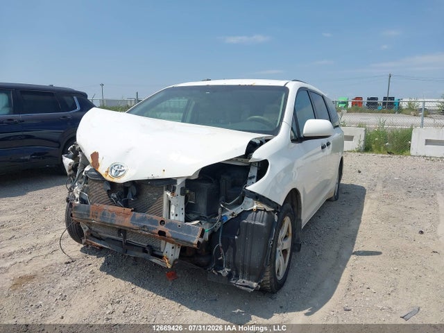 2011 Toyota Sienna V6 7 Passenger მანქანა იყიდება აუქციონზე, vin: 5TDZK3DC5BS150242, აუქციონის ნომერი: 12669426