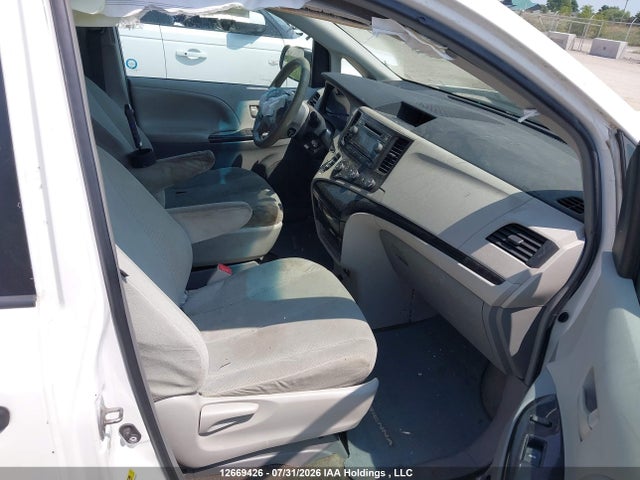 2011 Toyota Sienna V6 7 Passenger მანქანა იყიდება აუქციონზე, vin: 5TDZK3DC5BS150242, აუქციონის ნომერი: 12669426