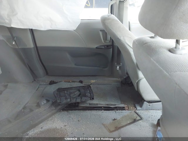 2011 Toyota Sienna V6 7 Passenger მანქანა იყიდება აუქციონზე, vin: 5TDZK3DC5BS150242, აუქციონის ნომერი: 12669426