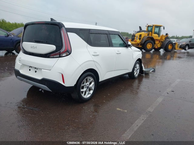 KIA SOUL EX 2023 KNDJ33AU0P7210324 Image 4