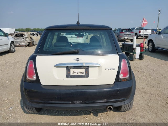 Продажа на аукционе авто 2005 Mini Cooper Classic, vin: WMWRC334X5TJ64227, номер лота: 12669445